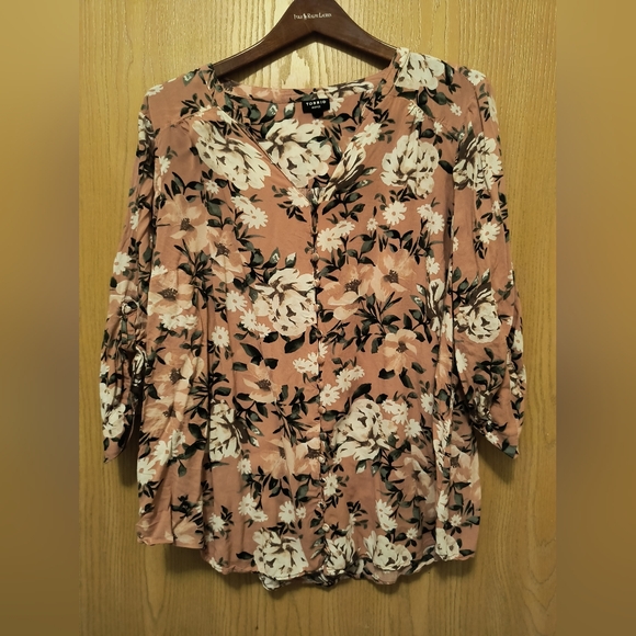 torrid Tops - Torrid sz 3 pink floral blouse